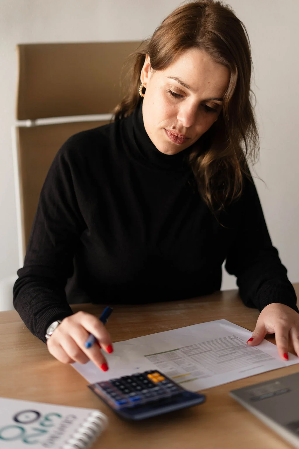 Consultora Joana Martins a trabalhar Consultora Joana Martins a trabalhar nos negócios dos clientes